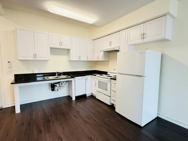 Photo - 2303 E 8th St Unit 1
