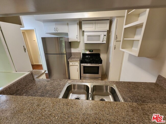 Photo - 1013 N San Vicente Blvd Unit 2