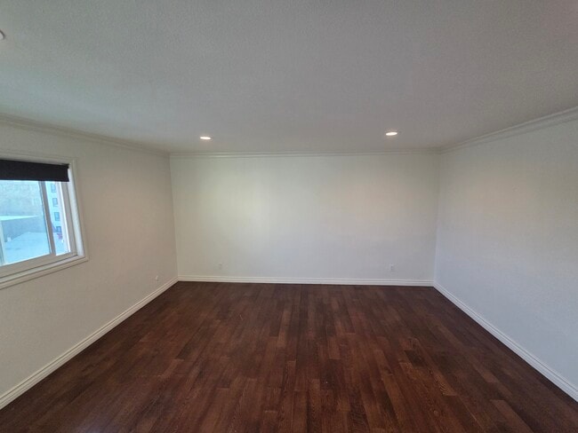 Photo - 1344 N Martel Ave Unit 305