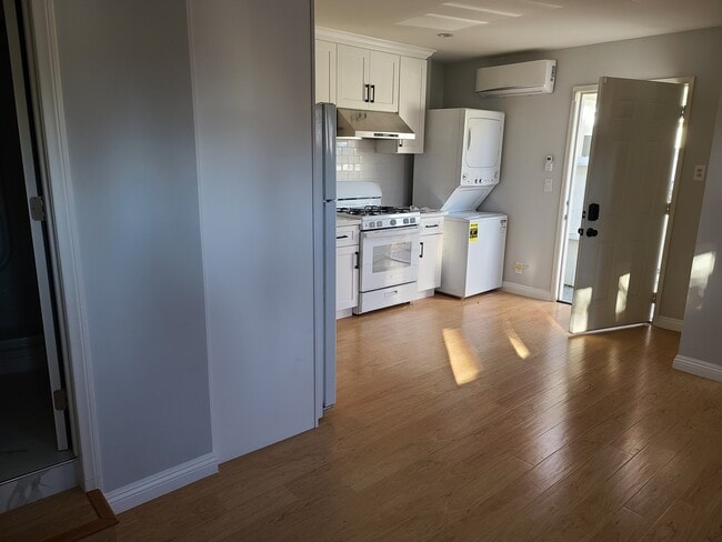 Photo - 7009 Jumilla Ave Unit -B