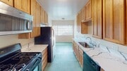 Photo - 4 Bedroom House on Leo with Garage!