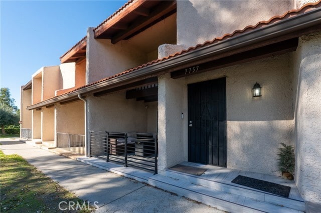 Building Photo - 7757 Vía Rosa Maria