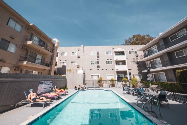 Building Photo - 411 Kelton Ave Unit 132