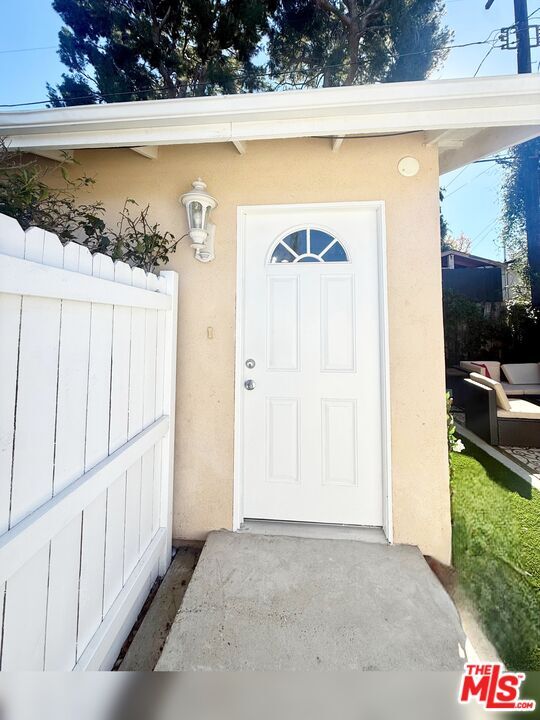 Photo - 18002 Collins St