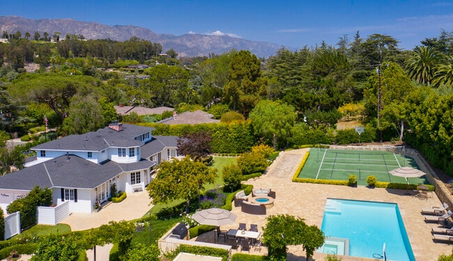 Photo - 743 Woodland Dr