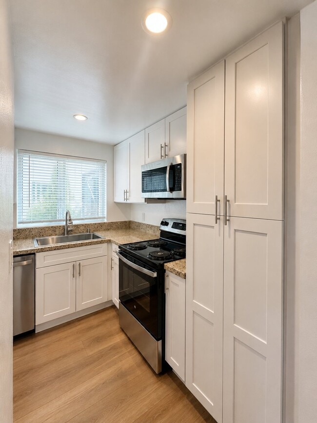 Photo - 108 N Helberta Ave Unit 11