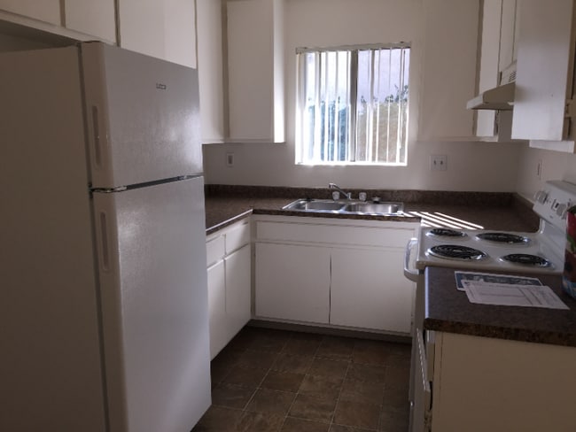 Photo - 355 Emerald Ave Unit 4