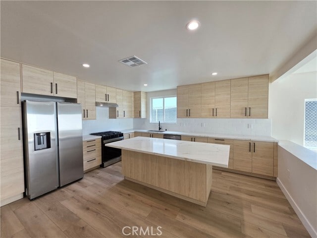 Building Photo - 17103 Kingsbury St