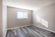 1BR, 1BA - 600SF - Bedroom - Fountain Creek Apartments
