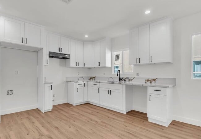 Photo - 3918 W 28th St