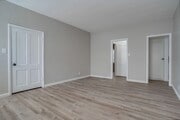 Photo - Beautifully Updated and Spacious 1B/1B in Belmont Shore! Unit B