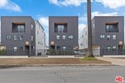 Photo - 3973 S Budlong Ave Condo