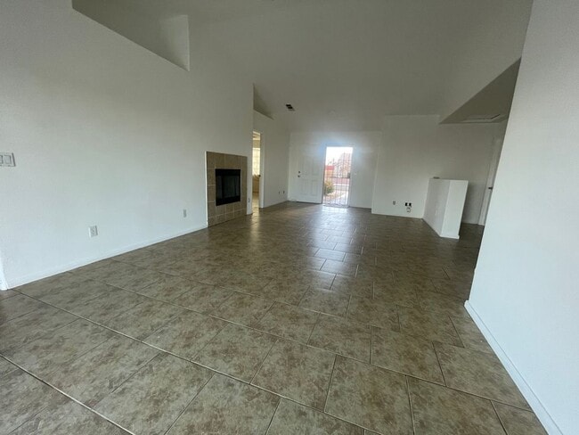 Building Photo - 16349 Appletree Ln Rental