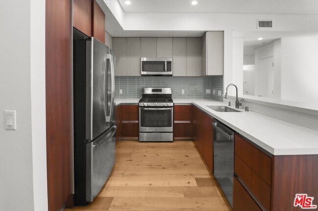 Photo - 938 Orange Grv Ave Unit 402