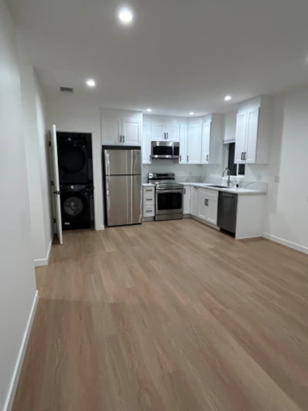 Photo - 1290 Sawyer Ave Unit 4