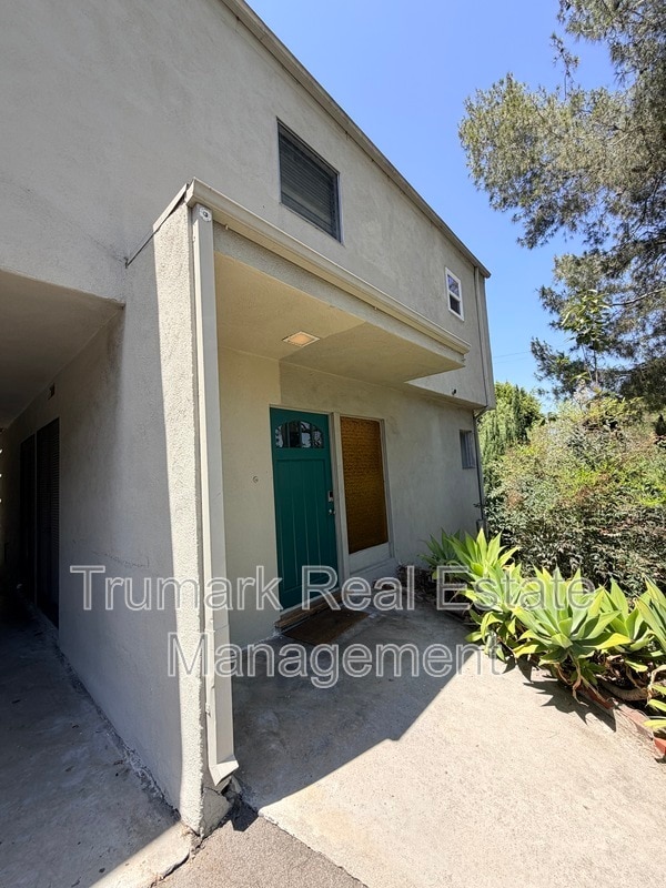 Photo - 3941 Clayton Ave W