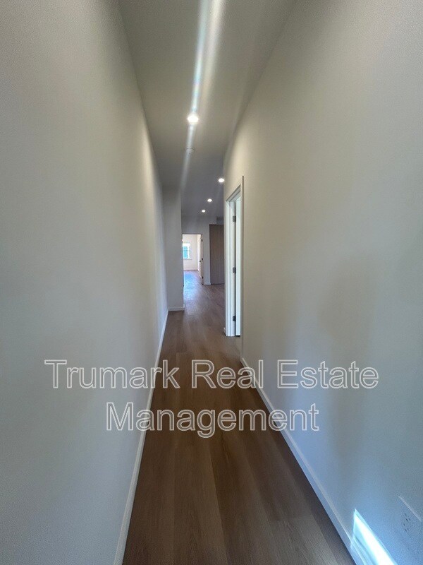 Photo - 611 E Garfield Ave