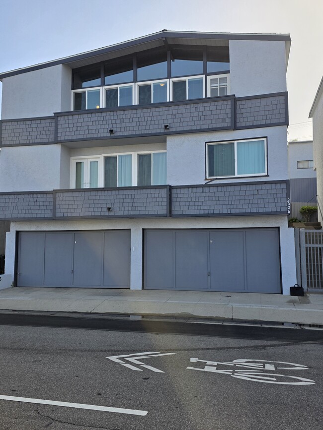 Photo - 2026 Hermosa Ave Condo Unit 2