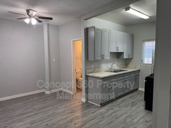 Photo - 2028 CHESTNUT Ave