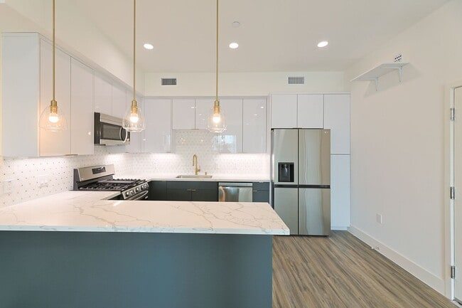 Photo - 4000 Mont Clair Apartments