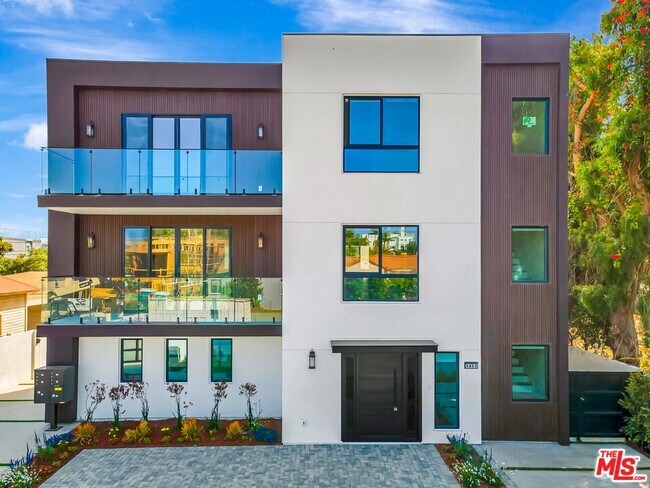 Photo - 1921 Federal Ave Unit 1917