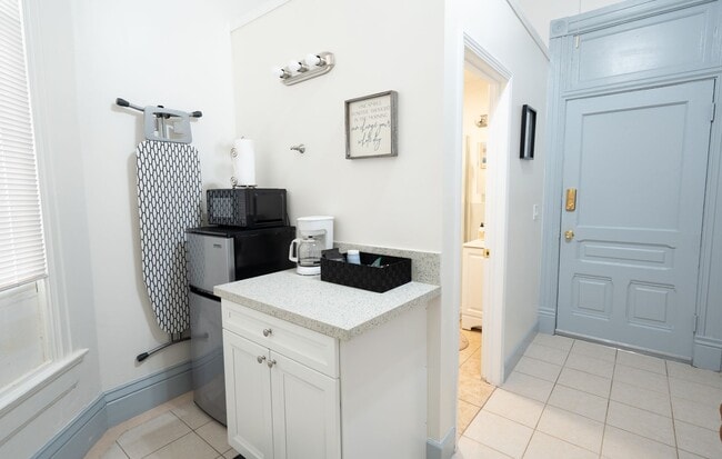 Photo - Furnished Studio for Rent in Historic Downtown Cole Block Building Unit 28