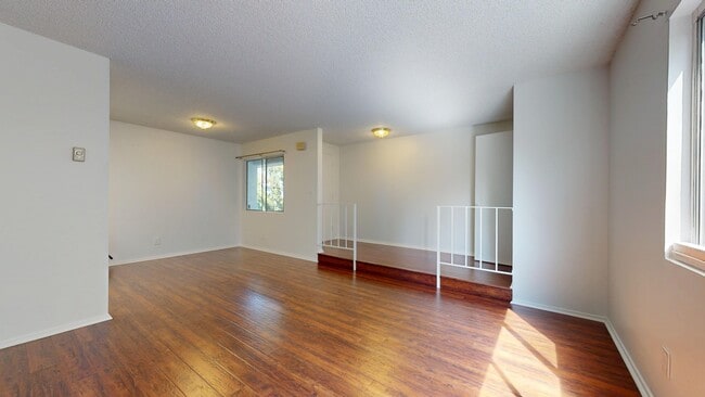 Photo - 2940 W 235th St