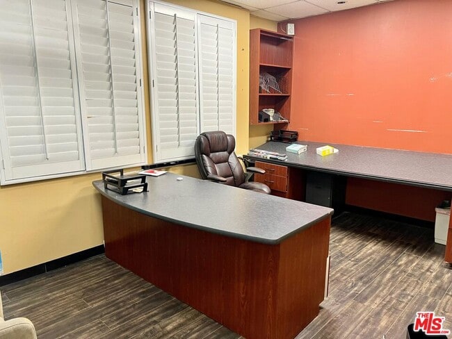 Photo - 7353 Canoga Ave