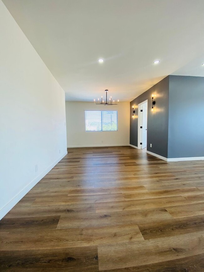 Photo - 212 S Arnaz Dr