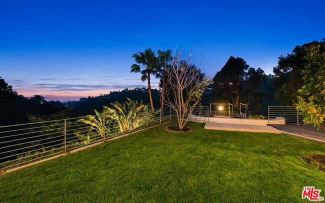 Photo - 10556 Fontenelle Way