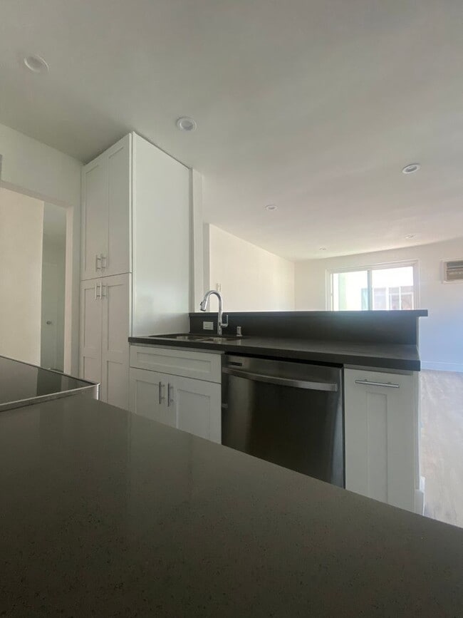 Photo - Top Floor 2bed2bath Apartment in Koreatown Unit 304