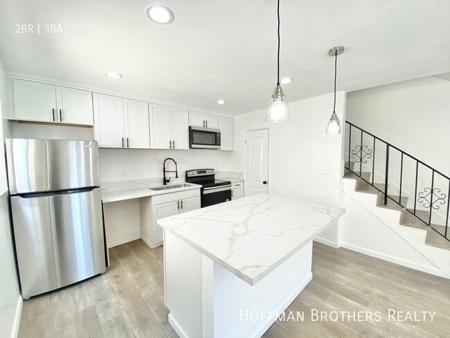 Building Photo - 1206 S Holt Ave