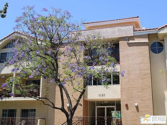 Photo - 1131 Campbell St Unit 212