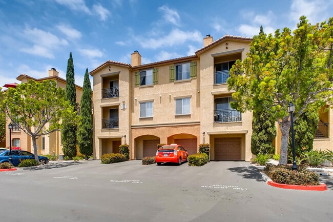 Building Photo - Remodeled 1-Bed Condo -  Prime Carmel Vall...