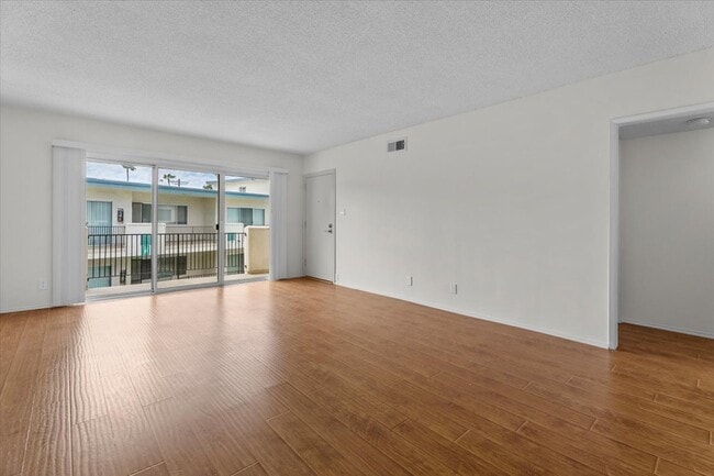 Building Photo - 7749-7755 Saint Bernard St