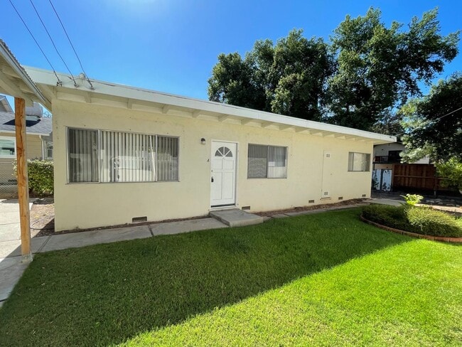 Building Photo - 409oak Unit 409A