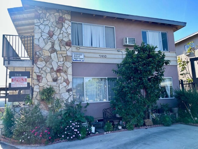 Building Photo - KESTER Unit 0002