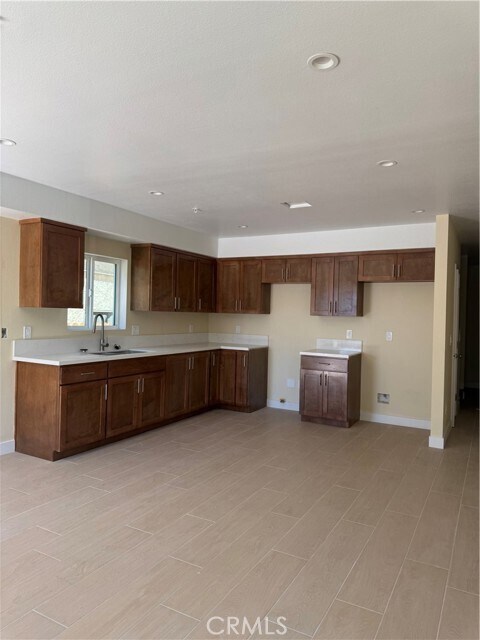 Photo - 908 Lakme Ave