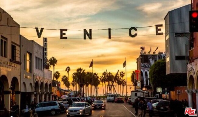 Photo - 415 Rose Ave Unit B