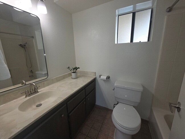Photo - 2343 E 17th St Unit 201