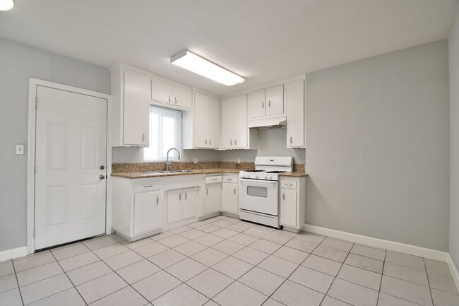 Photo - j4717 Unit 4715