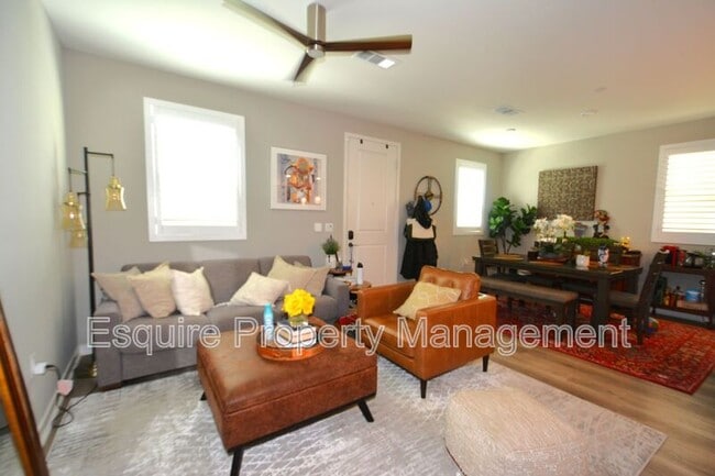 Photo - 643 Winchester Dr