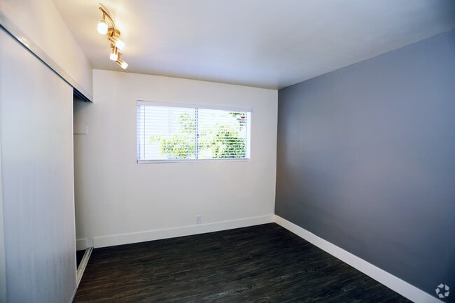 1 BRB, 1BA bedroom - 95 N. Michigan Ave. Apartments