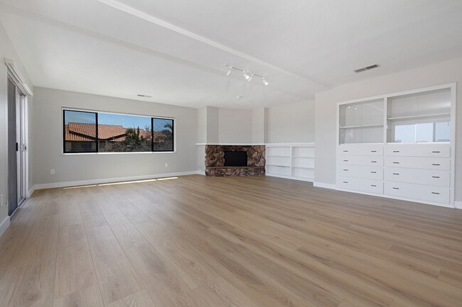 Living room - 2915 Union St Unit 2915