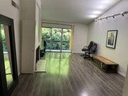 Family room - 440 Veteran Ave Unit 407