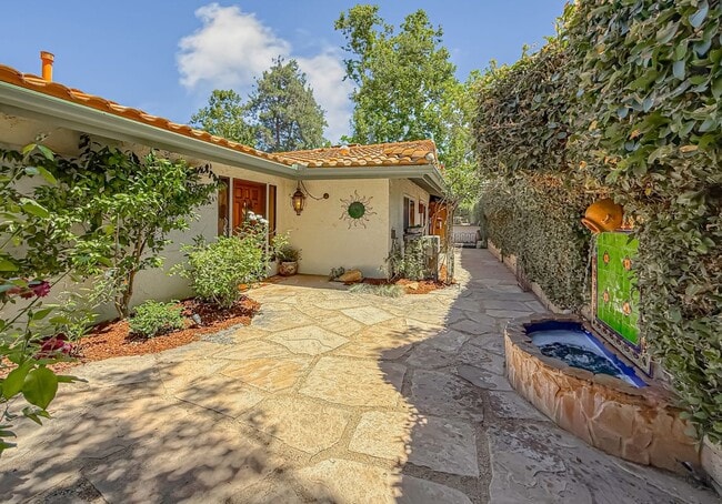 Photo - 2350 Leeward Cir