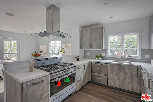 Photo - 1105 Alta Loma Rd Unit 1