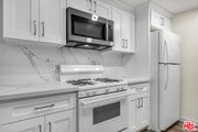 Photo - 945 Hilldale Ave Townhome