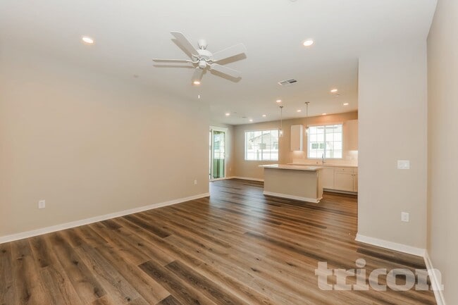 Photo - 29373 Walnut Tree Way