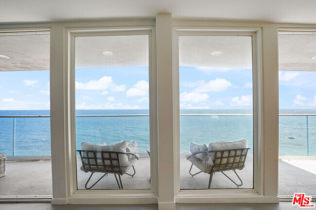 Building Photo - 26060 Pacific Coast Hwy Unit Penthouse